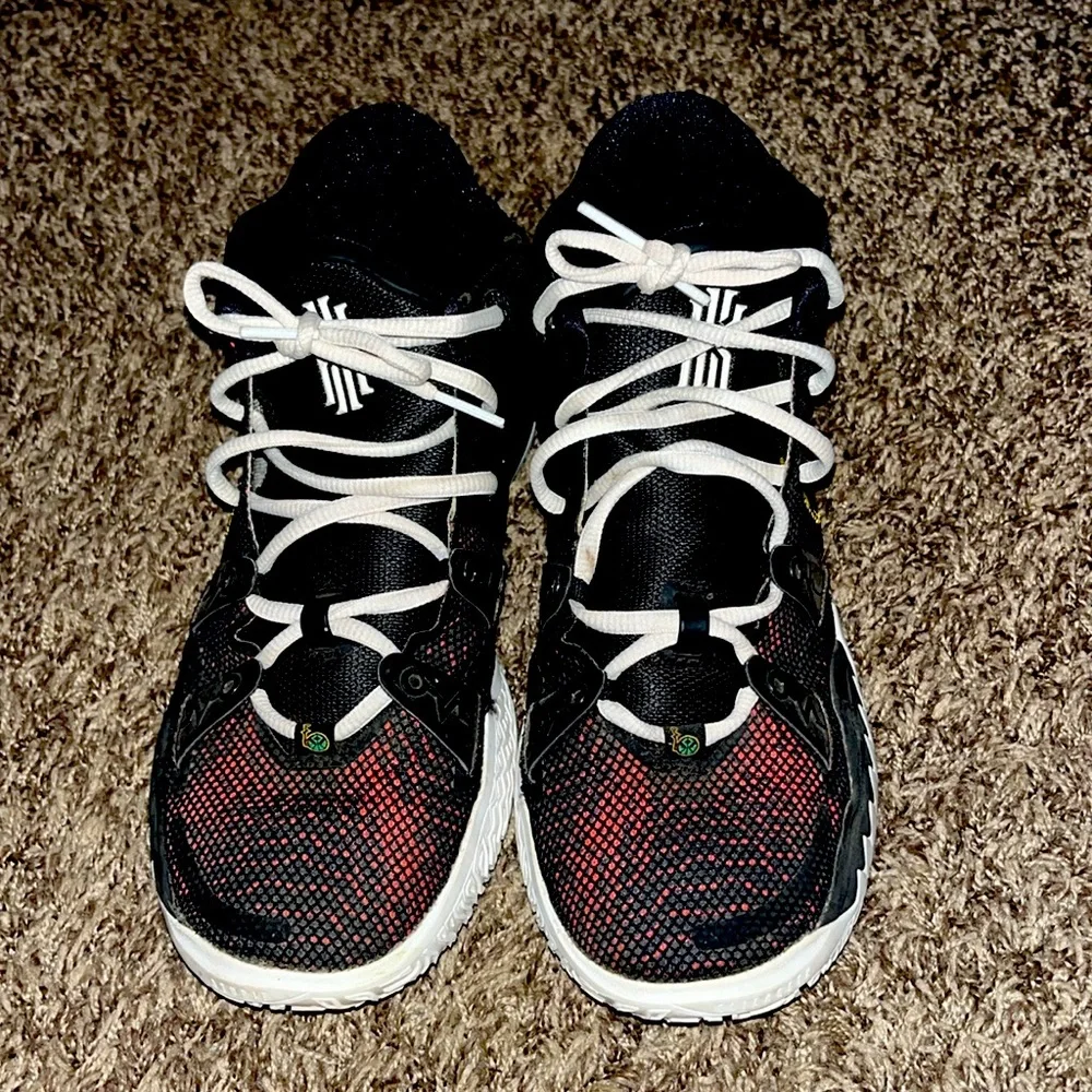 Nike Kyire 7 RayGuns - Picture 2 of 6